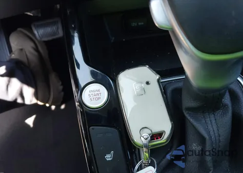 2021 Kia Soul Ex z USA, uszkodzony, nr VIN KNDJ33AU6M7133177